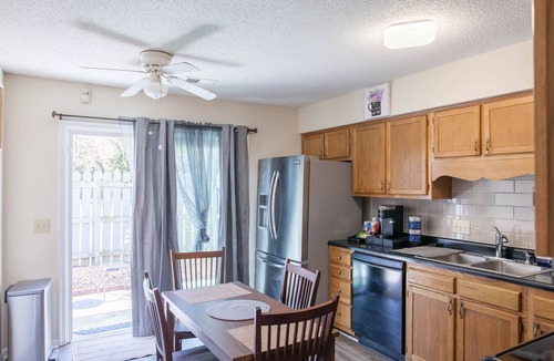High Point House | Cute 1 Level townhome close to HPU/Furniture mkt