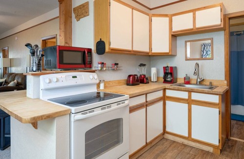 Franklin to the Fort House | Cute 2 bedroom house centrally located in Missoula, easy access to everything.