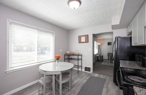 West Akron House | Cute 3Bdrm House | Laundry, Game Room, Backyard
