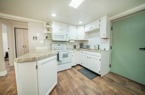 Mount Pleasant Apartment | Cute and Cozy Basement Apartment