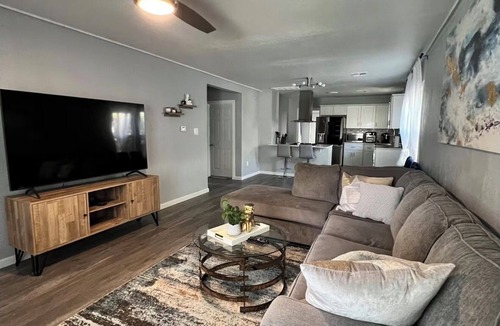 Shawnee House | Cute Bungalow on Quiet Street