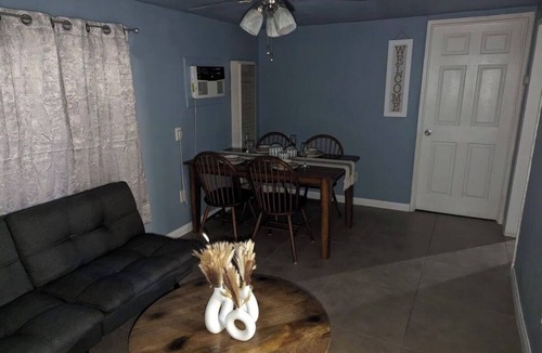 Oildale Apartment | Cute & Comfortable getaway