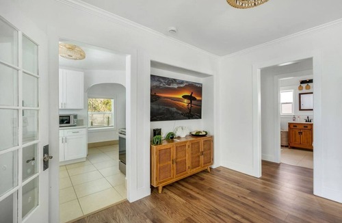 South Redondo House | Cute Cottage Less Than Mile To The Beach