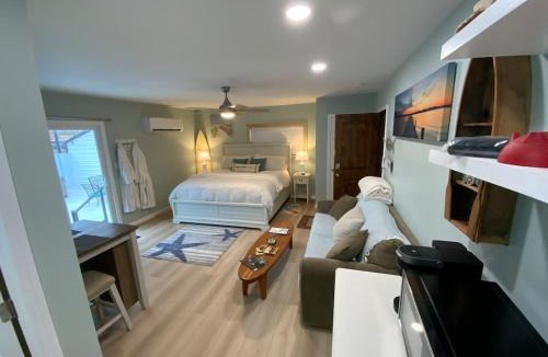 Medicine Park House | CZ Romantic Medicine Park Coastal Escape w HotTub