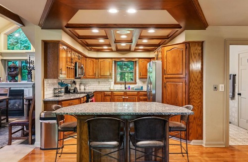 South Bloomingville House | Daisy Glen Retreat: Private indoor pool in Hocking Hills