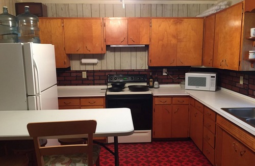 Ashley House | Dakota Hunting House - Furnished for Extended Stays - Pet Friendly