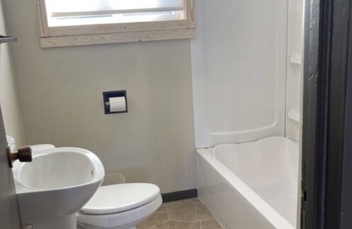 Faulkton House | Dakota Landing Cabins & Motel: 8-Cozy, newly remodeled cabin