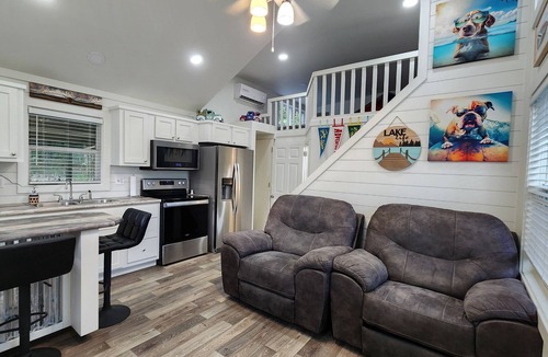 Clayton House | Dark Sky Guest House on Flagpole Mtn; King Bed w/Loft, view of Sardis Lake
