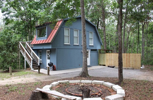 Daufuskie Island Cottage | Daufuskie Cottage Historic District/High Speed Wifi/Pet Friendly