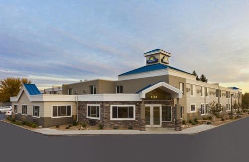 Bismarck Hotel | Days Inn by Wyndham Bismarck