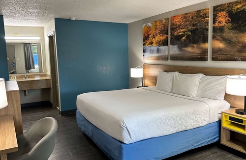 State Park Hotel | Days Inn by Wyndham Columbia NE Fort Jackson