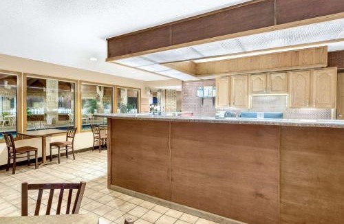 Jackson Hotel | Days Inn by Wyndham Jackson
