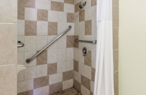 Kent Hotel | Days Inn by Wyndham Kent - Akron