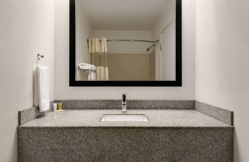 Lexington - Salisbury Hotel | Days Inn by Wyndham Lexington