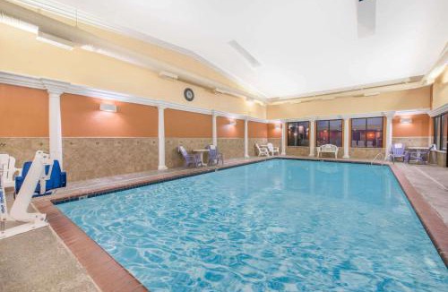 Minot Hotel | Days Inn by Wyndham Minot