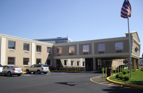Ogontz Campus Hotel | Days Inn by Wyndham Philadelphia - Roosevelt Boulevard