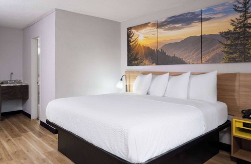 Salisbury Hotel | Days Inn by Wyndham Salisbury, NC