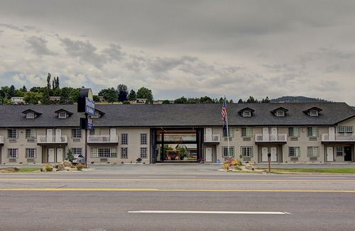 Missoula Hotel | Days Inn & Suites by Wyndham Lolo