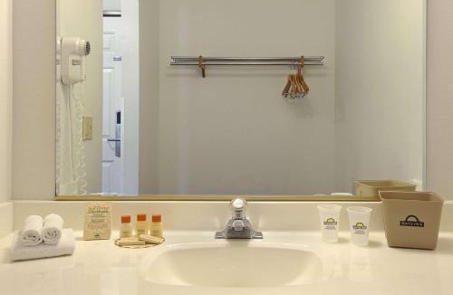 Missoula Hotel | Days Inn & Suites by Wyndham Lolo