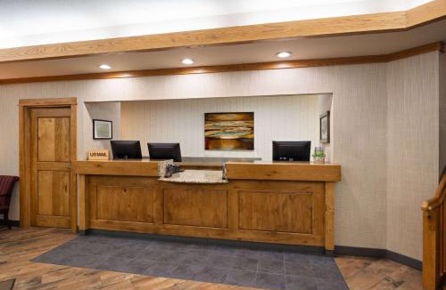 Bozeman Hotel | Days Inn & Suites by Wyndham Bozeman