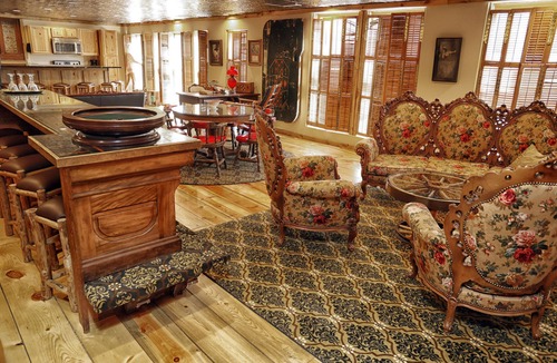 Deadwood House | Deadwood Historic Brothel - 5 BR 4 BA in downtown Deadwood - Sleeps 12 - parking