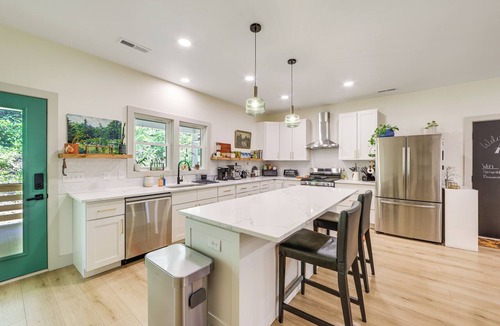 Leicester House | Deck & Fire Pit! Mtn Escape, 12 Mi to Asheville