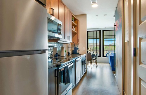 Deep Ellum Apartment | Deep Ellum | 4 Ppl | Walkable | Great Views
