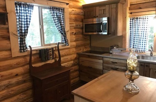 Kila Cabin | Deer Cabin at Cross WM Ranch - AC/Laundry included