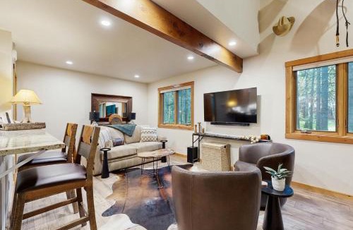 Bigfork House | Deer Pine Cabin