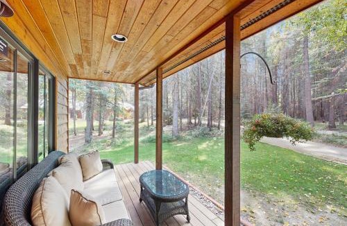 Bigfork House | Deer Pine Cabin
