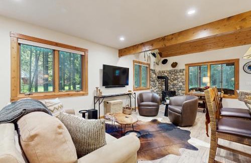 Bigfork House | Deer Pine Cabin