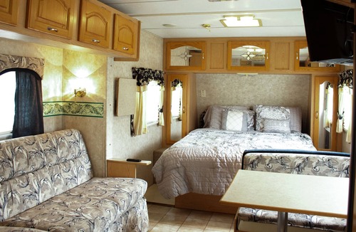 San Augustine House | Delightful 1 Bedroom RV/Camper in San Augustine
