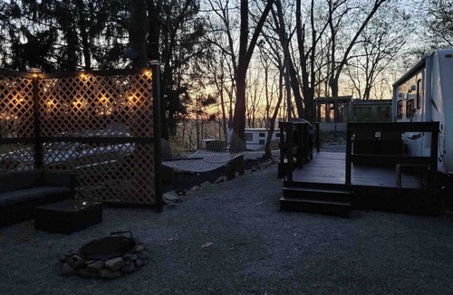 Wantage Apartment | Delightful Camper in Campground with Amenities