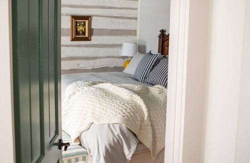 Alder Cottage | Delightful Cottage near Virginia City - Inspired Get-Away with Artist Studio