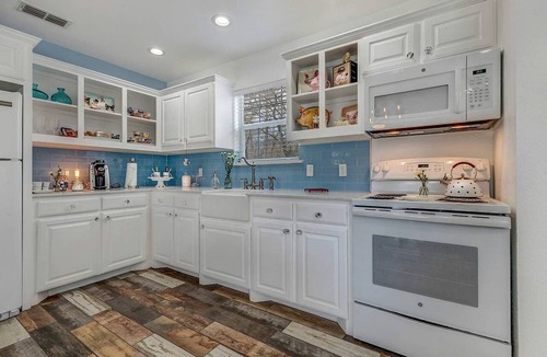 Wills Point Cottage | Delightfully Cozy Texas Cottage Rental Ideal for a Romantic Getaway near Dallas