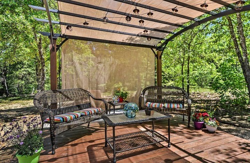 Wills Point Cottage | Delightfully Cozy Texas Cottage Rental Ideal for a Romantic Getaway near Dallas