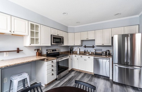 Thompson Square - Bunker Hill Apartment | Deluxe Charlestown 2BR w/In-Unit W/D, close to Dining, by Blueground