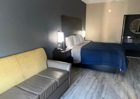York Hotel | Deluxe Inn& Suites