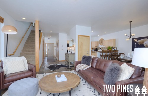 Big Sky House | Deluxe Townhome! Town Center! Hot Tub! 15 Min Drive to Resort! 5Min Walk to Shut