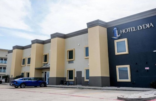 Port Aransas Apartment | Deluxe Two Queen Room- Wheelchair Accessible