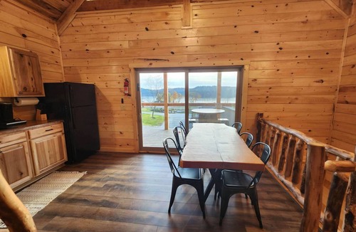 Scio Villa | Denali/Pet Friendly-Lakeview -Hot Tub-8 Person Lodge