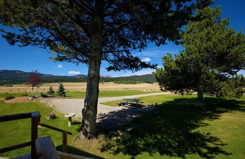 West Yellowstone Cabin | Denny Creek Cabin . Montana Hideaway