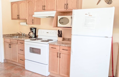 Osoyoos Condo | Desert Surfside Waterfront Accommodations