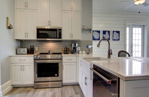 Cinnamon Shore Condo | Designer Beach Condo w/Bonus Beach Gear & Amenity Access@Cinnamon Shore