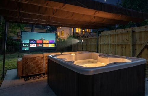 Adair Park Villa | Designer Bungalow - Hot Tub - BeltLine & Stadium