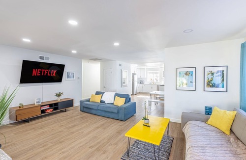 North Hills West House | *Designer: Spacious, Htd Pool, Ping Pong, BBQ etc*