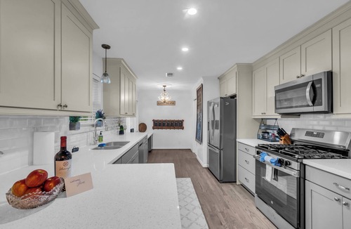 Houston House | Designers home, located in a close proximity Texas Medical Center, Galleria,