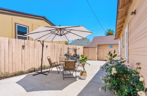 Alhambra House | Detached house Prime & Private location King Bed!