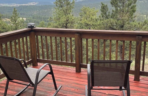 Hulett Cabin | Devils Tower Views, Wide-Open Skies, and Your Own Private Cabin.