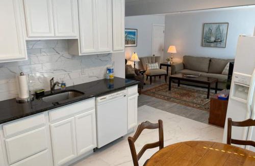 Wayne Apartment | Devon - Horse Show, History, Walk To Shops, Caf's